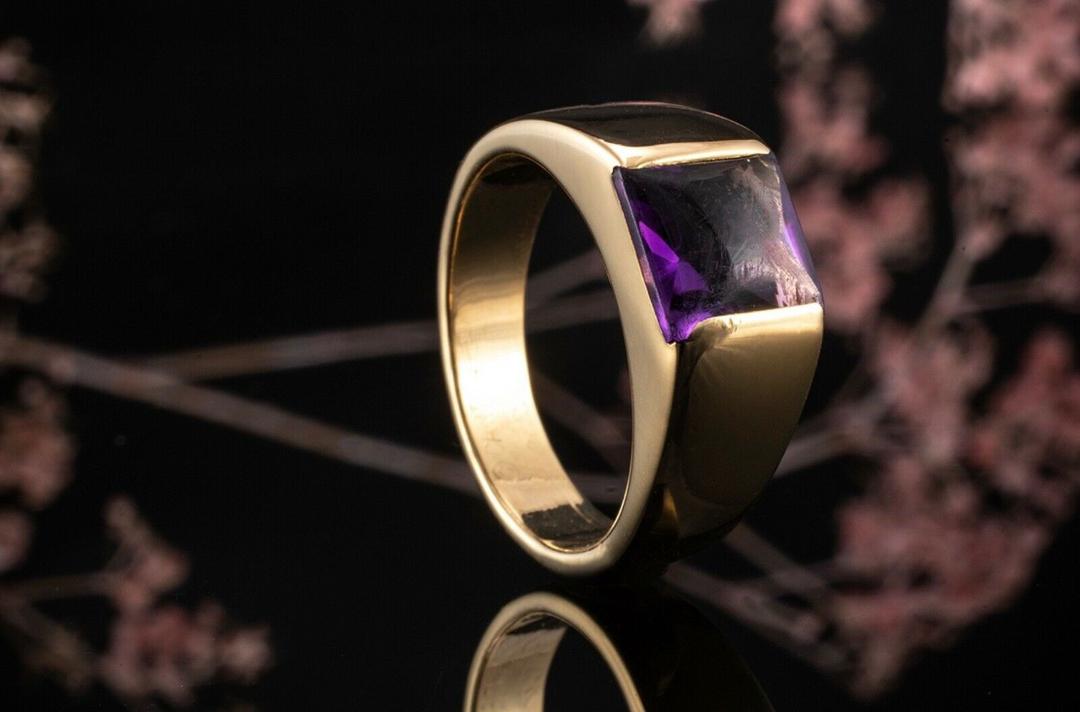 Bague Tank Cartier avec une améthyste massive, or jaune 18 carats