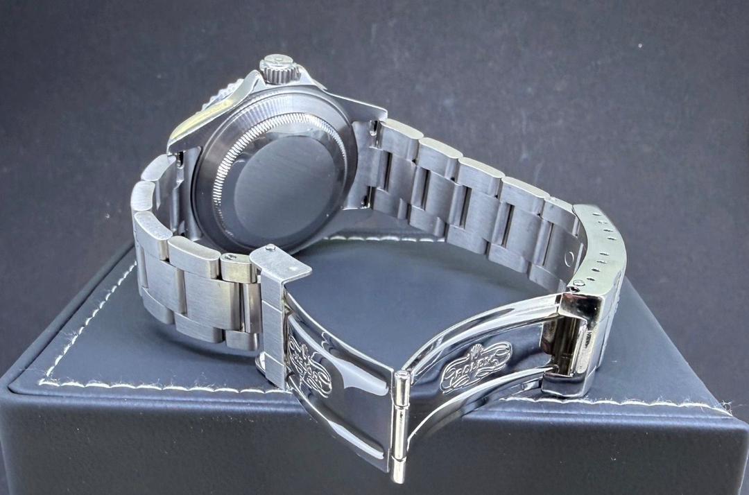 Rolex Submariner Date, boîte et papiers, 2007 – Image 7