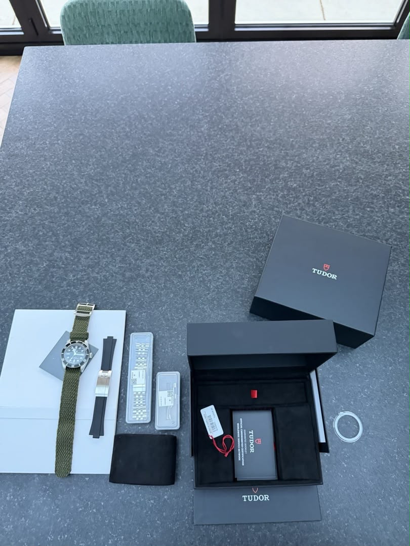 Tudor Black Bay 41 Monochrome - Bracelet Jubilee 5 maillons - Coffret complet 2025 - 7941A1A0NU – Image 12