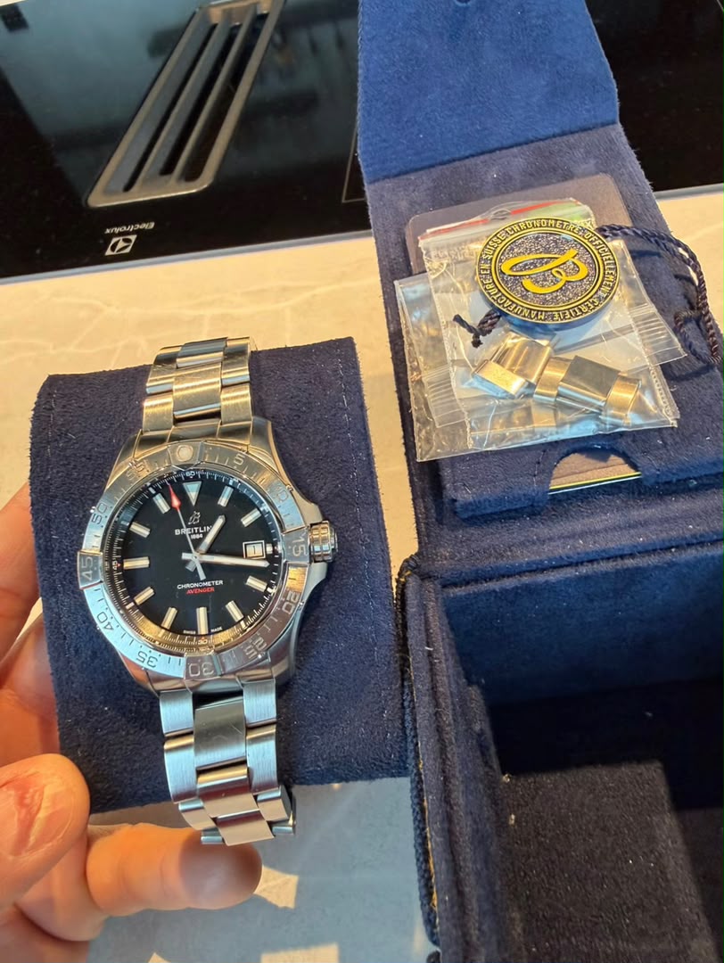 Breitling Avenger automatique 42 (A17328101B1A1) – Image 2