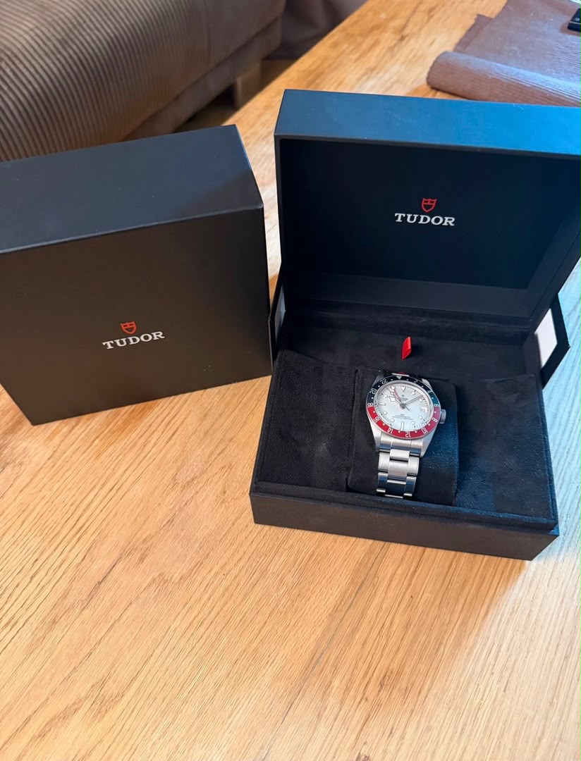 Tudor Black Bay Gmt 42 mm