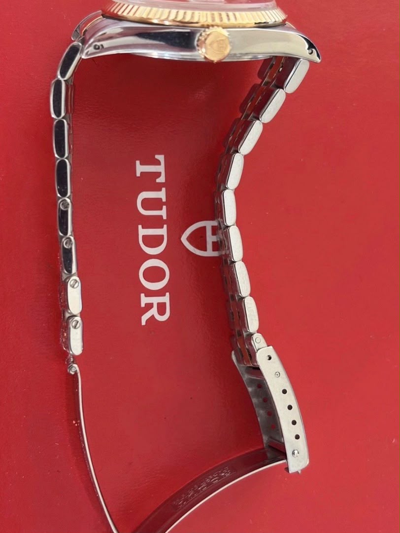 Tudor Prince Date-Day 76213 – Image 7