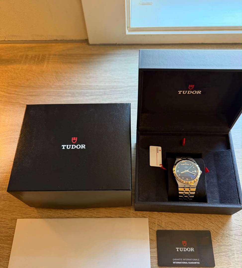 Tudor Royal 41 mm | Cadran bleu et diamants