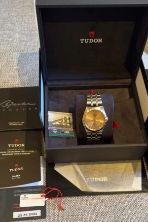 Tudor Royal en or 18 carats | 38 mm | complète